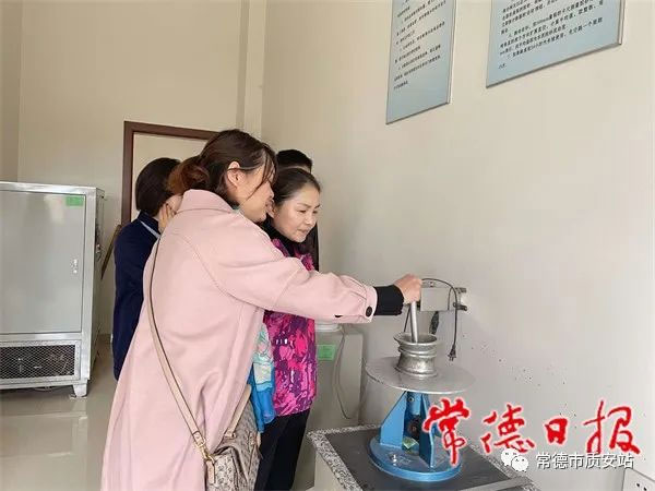 常德市采取“雙隨機(jī)、一公開(kāi)”，抽檢22家預(yù)拌砼、預(yù)拌砂漿生產(chǎn)企業(yè)